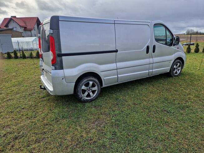 Opel VIVARO 3-fotele, 2,5 CDTI DLUGI AUTOMAT Klima