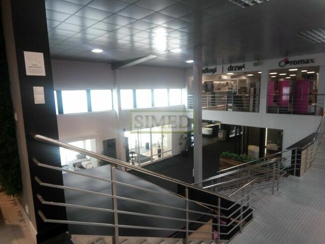 Showroom meble, wyposażenie wnętrz, parking