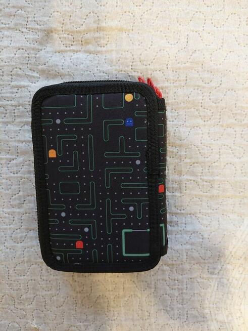 Potrójny piórnik szkolny firmy BACK UP