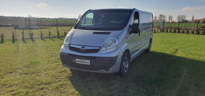 Opel VIVARO 3-fotele, 2,5 CDTI DLUGI AUTOMAT Klima