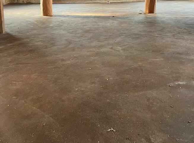 Naturalne podłogi z gliny - wyjątkowy element wykończenia wn