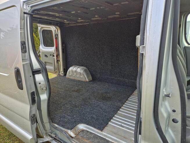 Opel VIVARO 3-fotele, 2,5 CDTI DLUGI AUTOMAT Klima