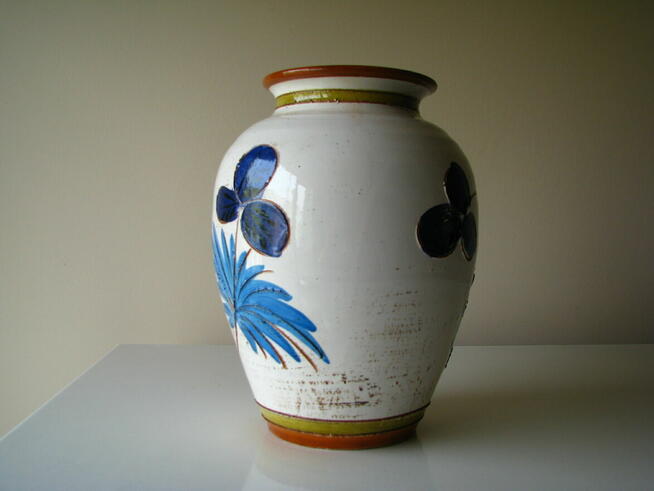 Ceramiczny wazon rękodzieło z motywem kwiatów 21 cm retro