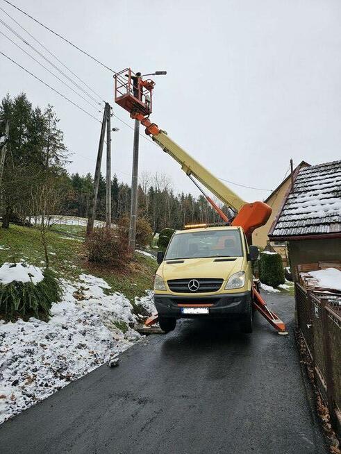 Zwyżka wynajem oraz usługi podnośnikiem koszowym 22 m.