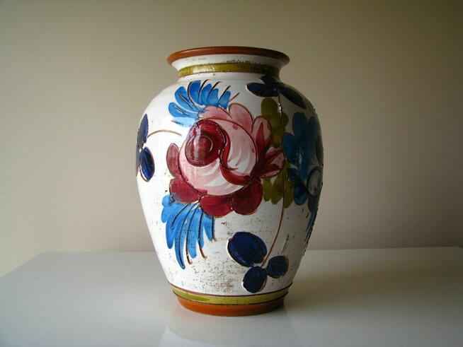 Ceramiczny wazon rękodzieło z motywem kwiatów 21 cm retro