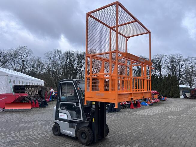 Kosz narzędziowy z certyfikatem skrzynia CE 130 i 240 cm