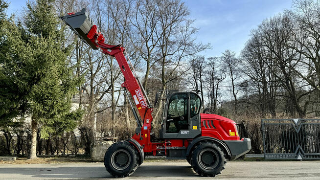 Nowa ładowarka teleskopowa KMM 825T