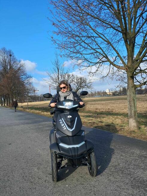 FASTI 4 Max: Elektryczny skuter czterokołowy, czarny