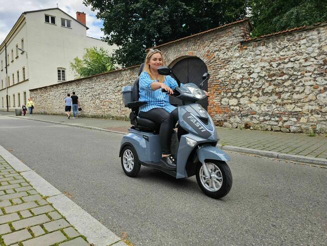 ELECTRORIDE Skuter trójkołowy FASTI 3 MAX, niebieski