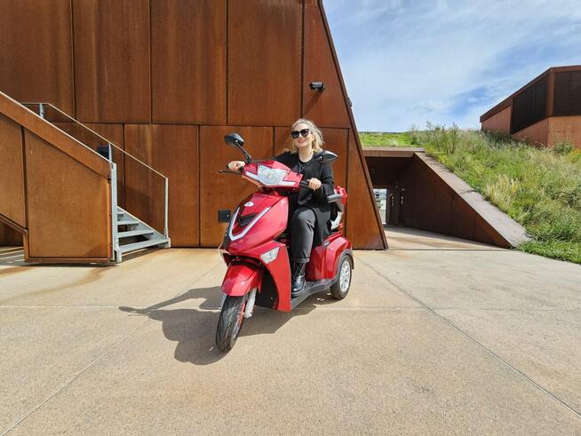 Skuter elektryczny czterokołowy Fasti 3, czerwony