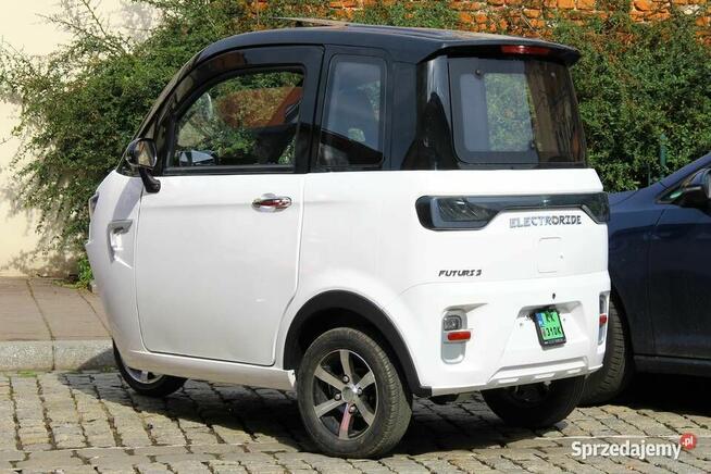 Zabudowany trójkołowiec ELECTRORIDE FUTURI 3