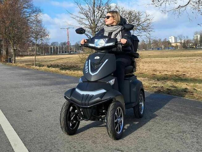 FASTI 4 Max: Elektryczny skuter czterokołowy, czarny
