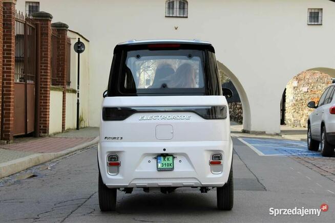 Zabudowany trójkołowiec ELECTRORIDE FUTURI 3