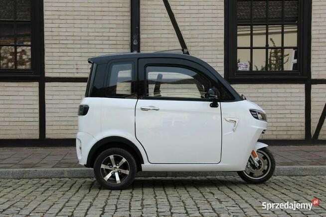 Zabudowany trójkołowiec ELECTRORIDE FUTURI 3