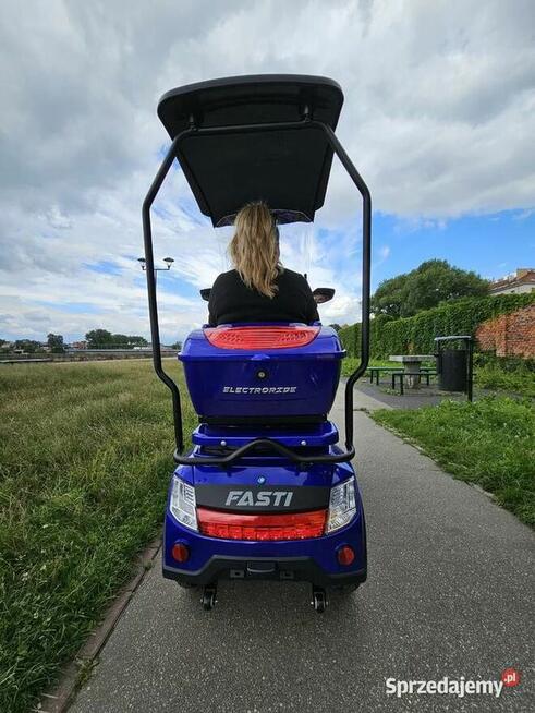 Elektryczny czterokołowy skuter Fasti 4 z dachem