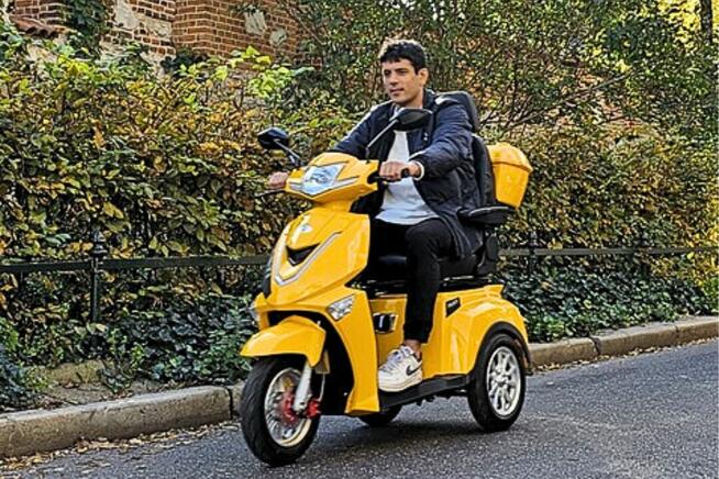 Skuter trójkołowy elektryczny Fasti 3 Max z daszkiem