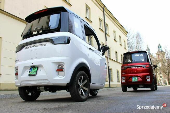 Zabudowany trójkołowiec ELECTRORIDE FUTURI 3