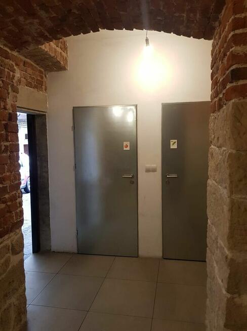 LOKAL UŻYTKOWY W KAMIENICY CENTRUM BLISKO KAUFLANDA 85 M2