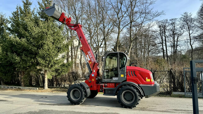 Nowa ładowarka teleskopowa KMM 825T