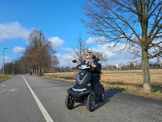 Elektryczny Skuter FASTI 4 Max: 4 kołowy wersja z daszkiem