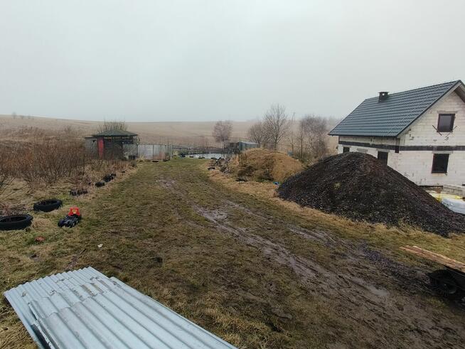 Działka budowlana 2400m2 + dwa domy i staw