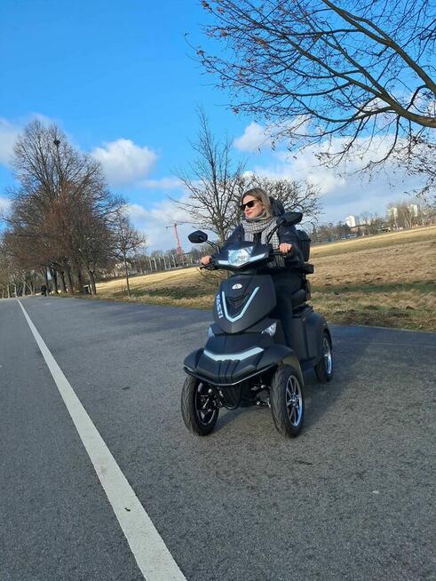 Elektryczny czterokołowy skuter Fasti 4 Max z dachem + bateria