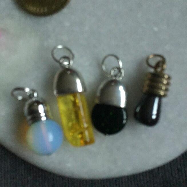 Zawieszki z kamieni naturalnych