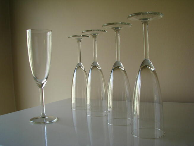 Krystaliczne lampki - kieliszki na wino, szampanówki 5 szt