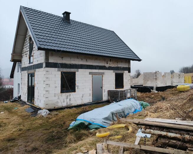 Działka budowlana 2400m2 + dwa domy i staw