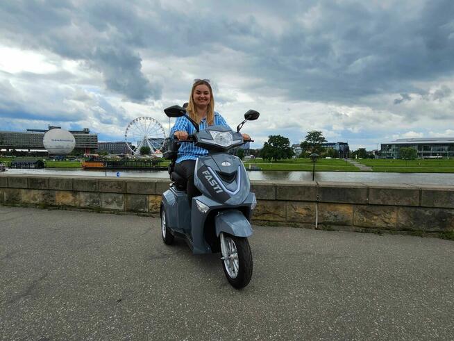 Elektryczny skuter Fasti 3 Max z dachem + uchwyt + bateria