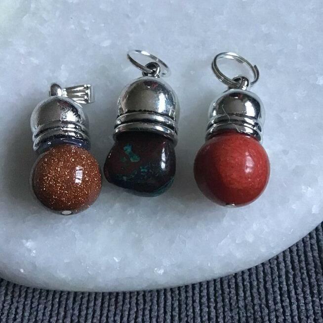 Zawieszki z kamieni naturalnych