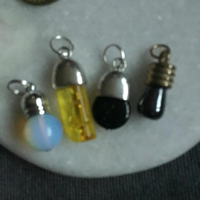 Zawieszki z kamieni naturalnych