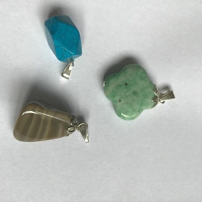 Zawieszki z kamieni naturalnych