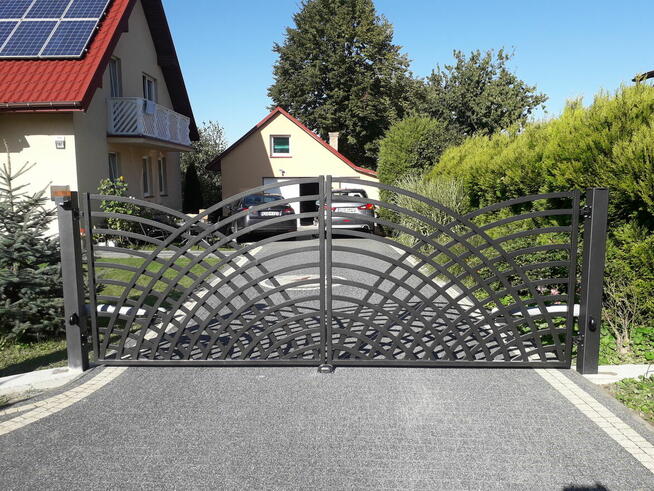 Ogrodzenie, brama przesuwna, brama skrzydłowa, przęsła