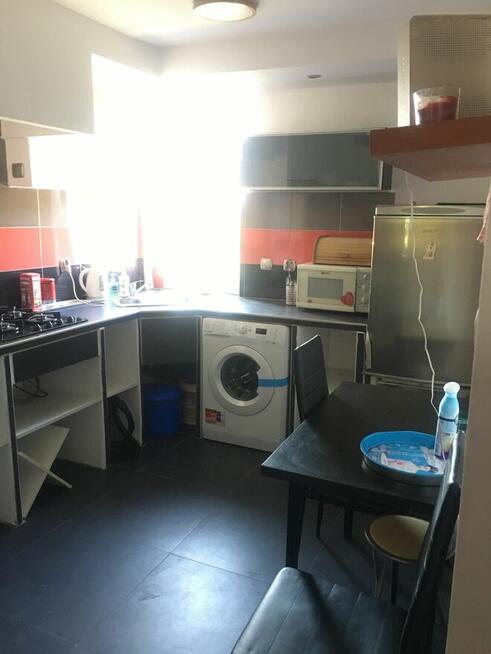 Pokoj fajny ! Przyjemny, jasny, przestrzenny!