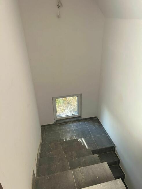 Bezpośrednio sprzedam dwa budynki Nowosolna