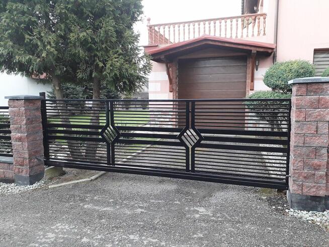 Ogrodzenie, brama przesuwna, brama skrzydłowa, przęsła