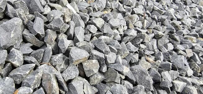 Grys bazaltowy ogrodowy ozdobny granit kamień kostka