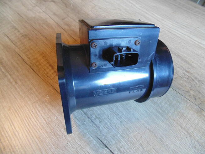 Przepływomierz 22680-31U00 A36-608 E60 Maxima 3.0 v6