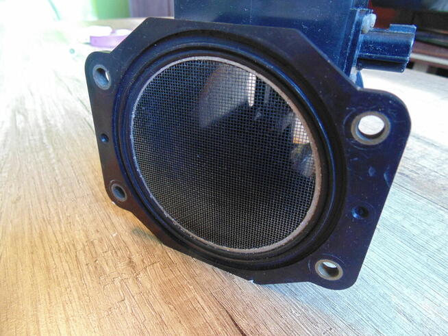 Przepływomierz 22680-31U00 A36-608 E60 Maxima 3.0 v6