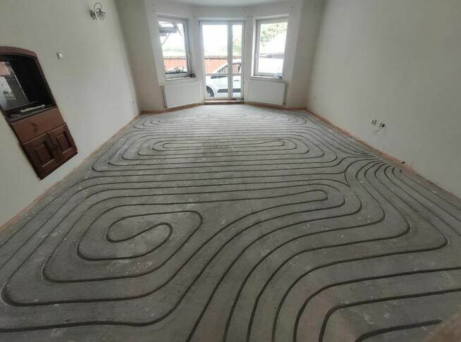 Frezowanie posadzki pod ogrzewanie podłogowe. Podłogówka