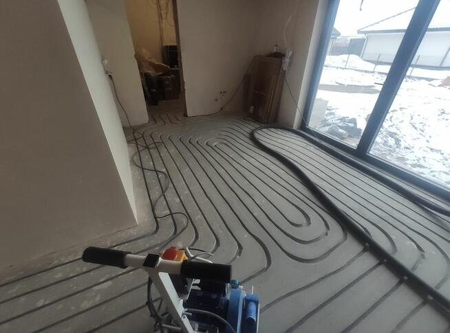 Frezowanie posadzki pod ogrzewanie podłogowe. Podłogówka