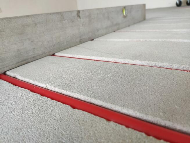 Frezowanie posadzki pod ogrzewanie podłogowe. Podłogówka