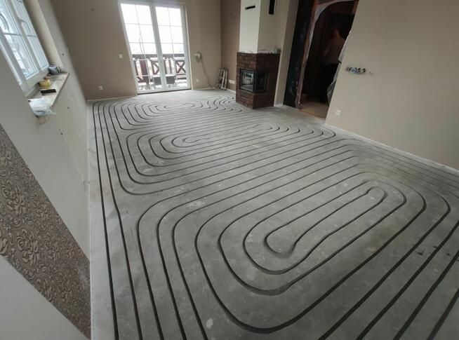 Frezowanie posadzki pod ogrzewanie podłogowe. Podłogówka