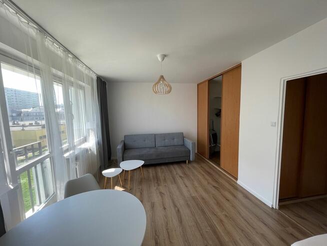 Słoneczna kawalerka w Legionowie