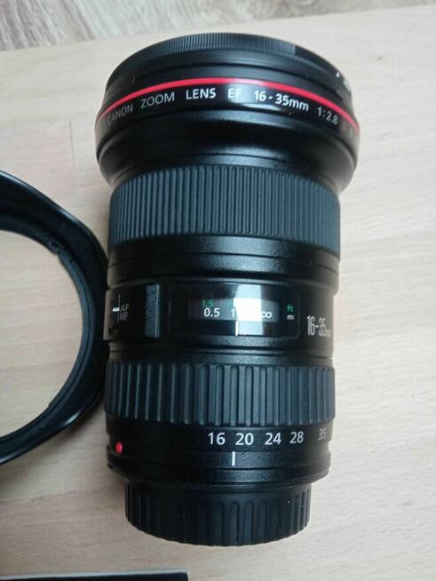 Obiektyw szerokokątny Canon EF16-35mm f/2.8L II USM + filtr