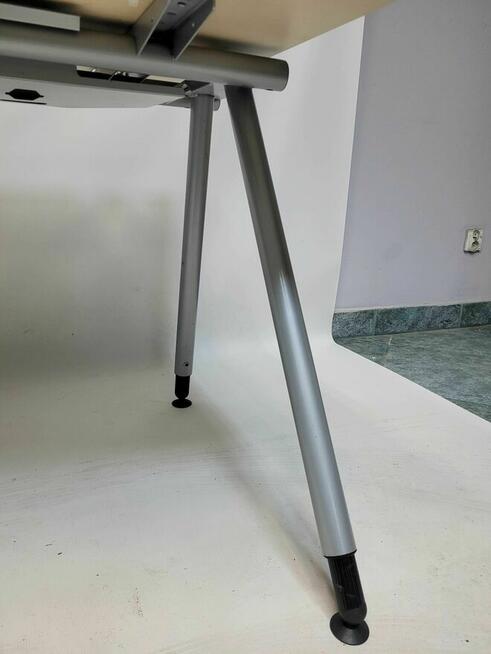 Biurko z regulacją wys. Konig Neurath brzoza