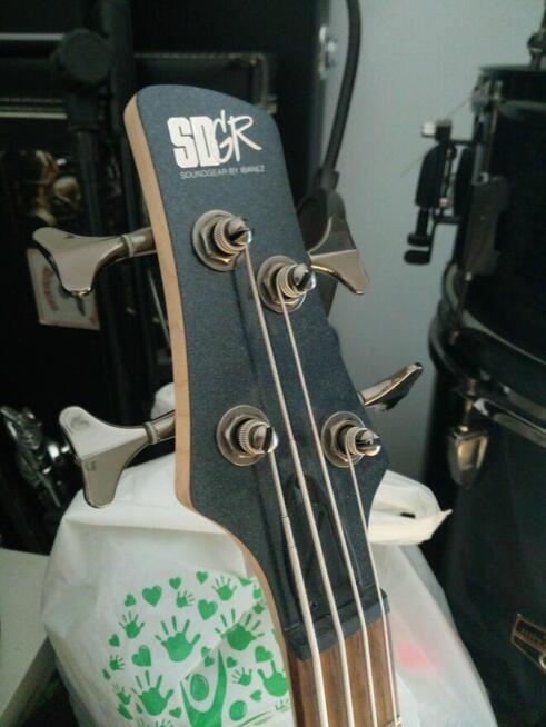 Nauka gry na gitarze elektrycznej, basowej, perkusji, śpiewu