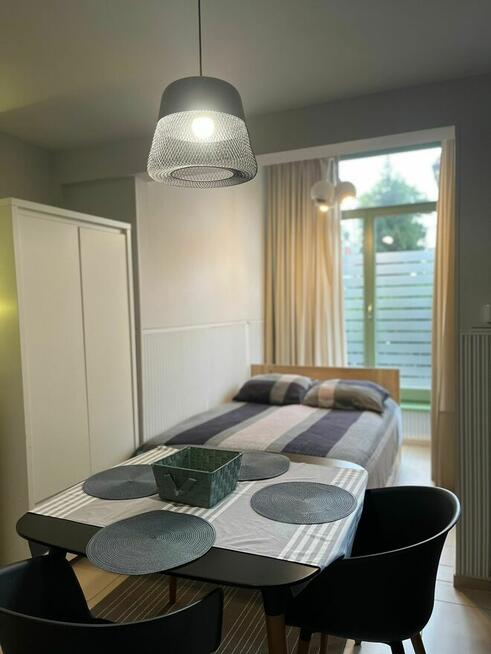 Pokoje z łazienkami blisko plaży.