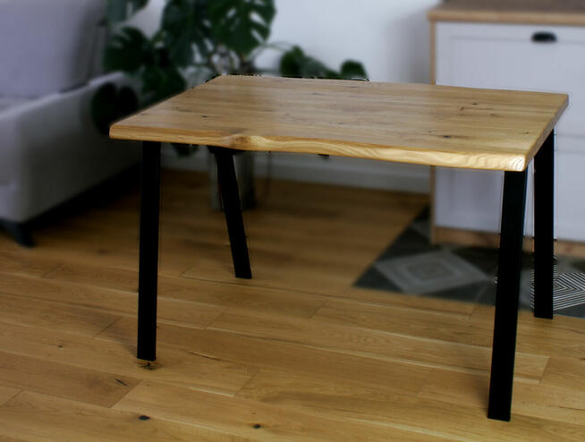 Stół dębowy na metalowych nogach, styl loft